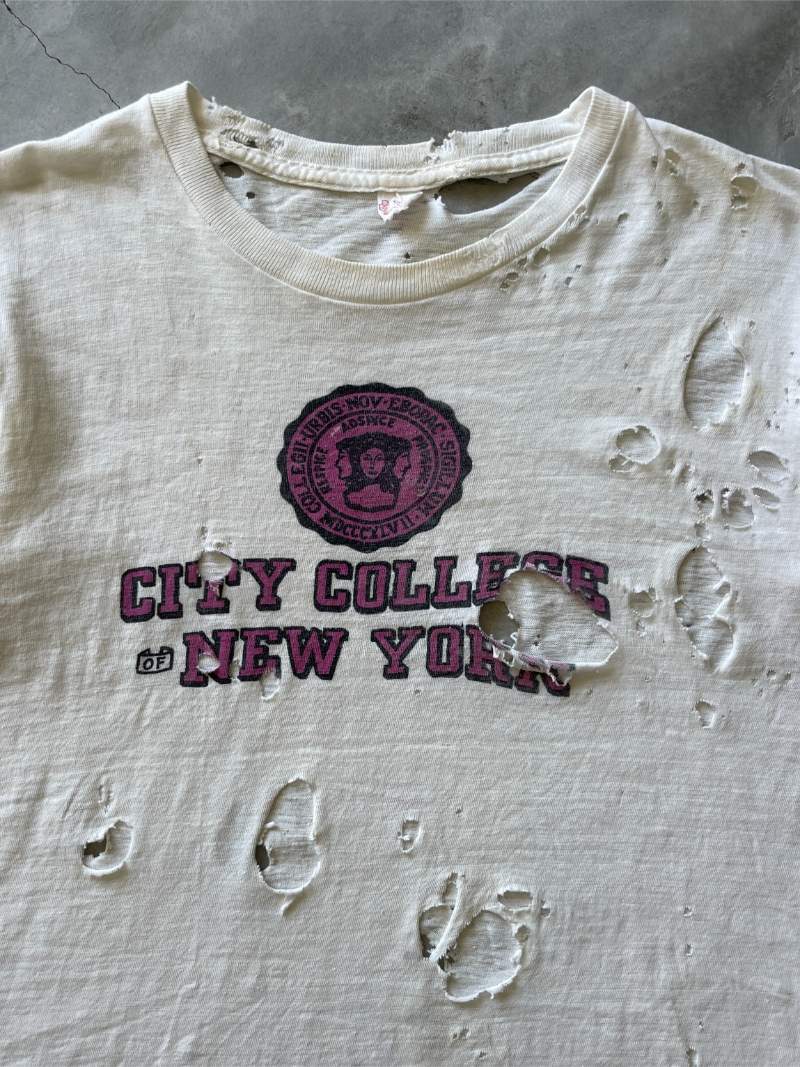 White Thrashed City College of New York T-Shirt - 50s/60s - S/M