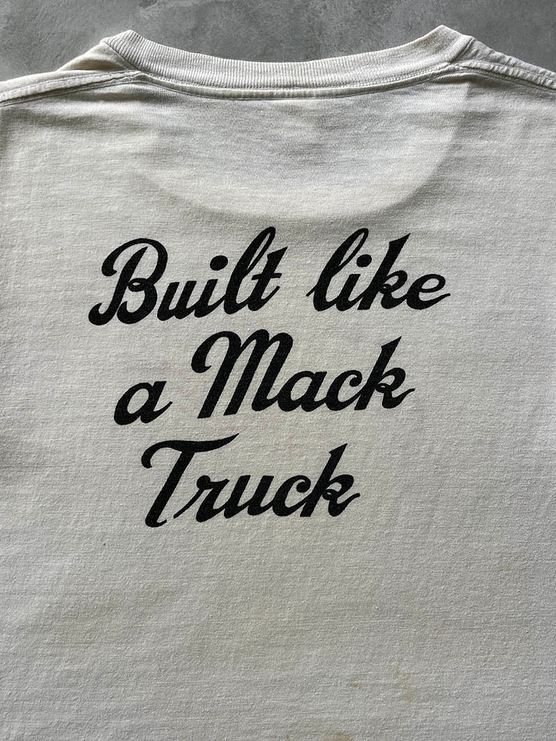White Built Like a Mack Truck Bulldog T-Shirt - 50s - M