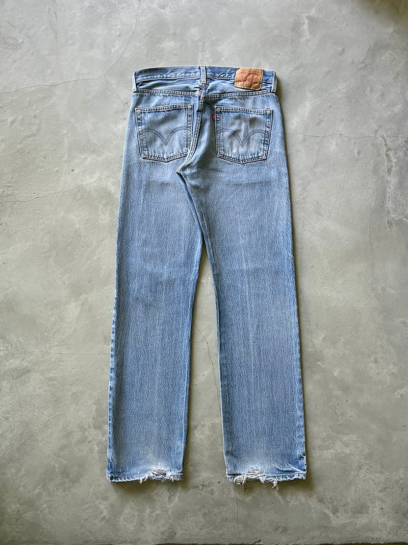 Light Wash Levi's 501XX Denim Jeans - 00s - 32"