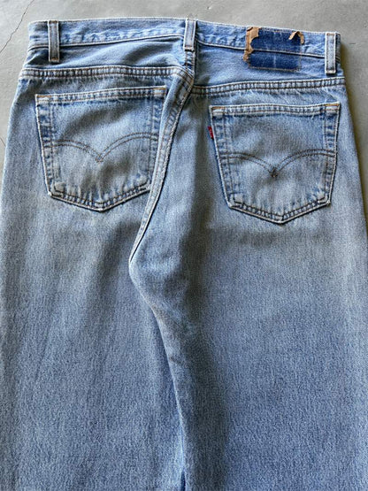 Levi's 501 Denim Jeans Light Wash - 90s - 32"