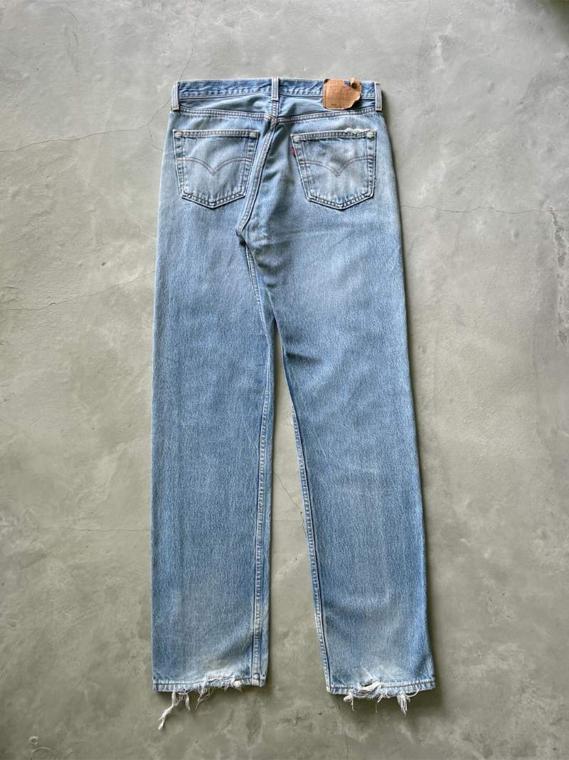 Sun Faded/Distressed Levi's 501 Denim Jeans - 90s - 32" x 34"