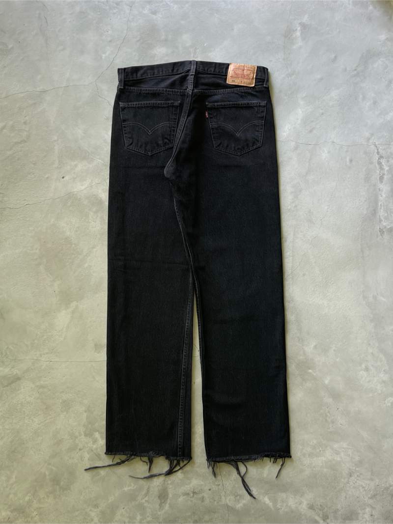 Black Levis Cut-Off Denim Jeans - 00s - 34”