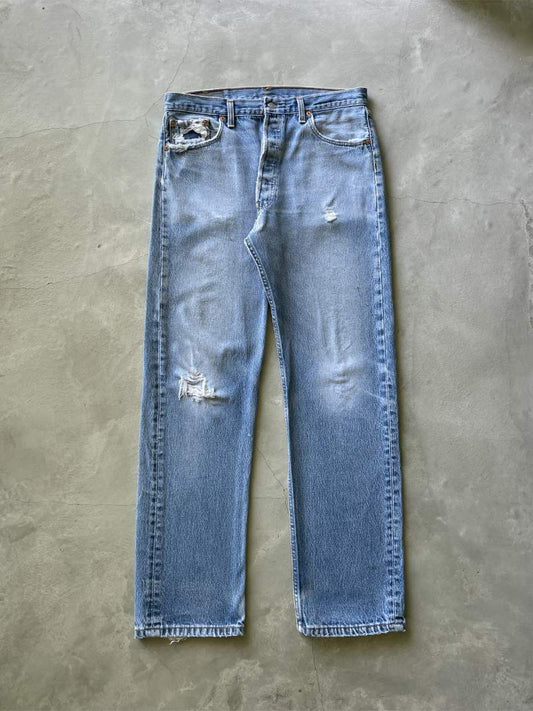 Light Wash Levi's 501 Denim Jeans - 90s - 34"