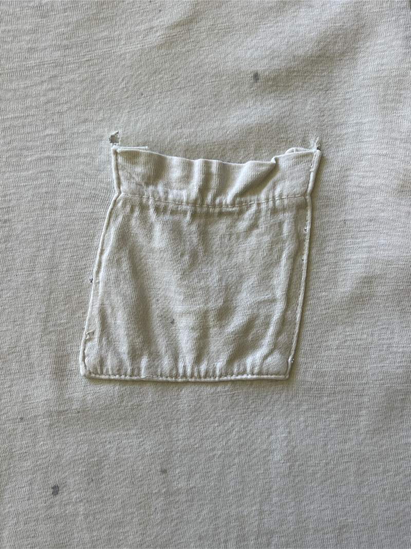 Distressed Blank White Pocket T-Shirt - 50s/60s - M/L